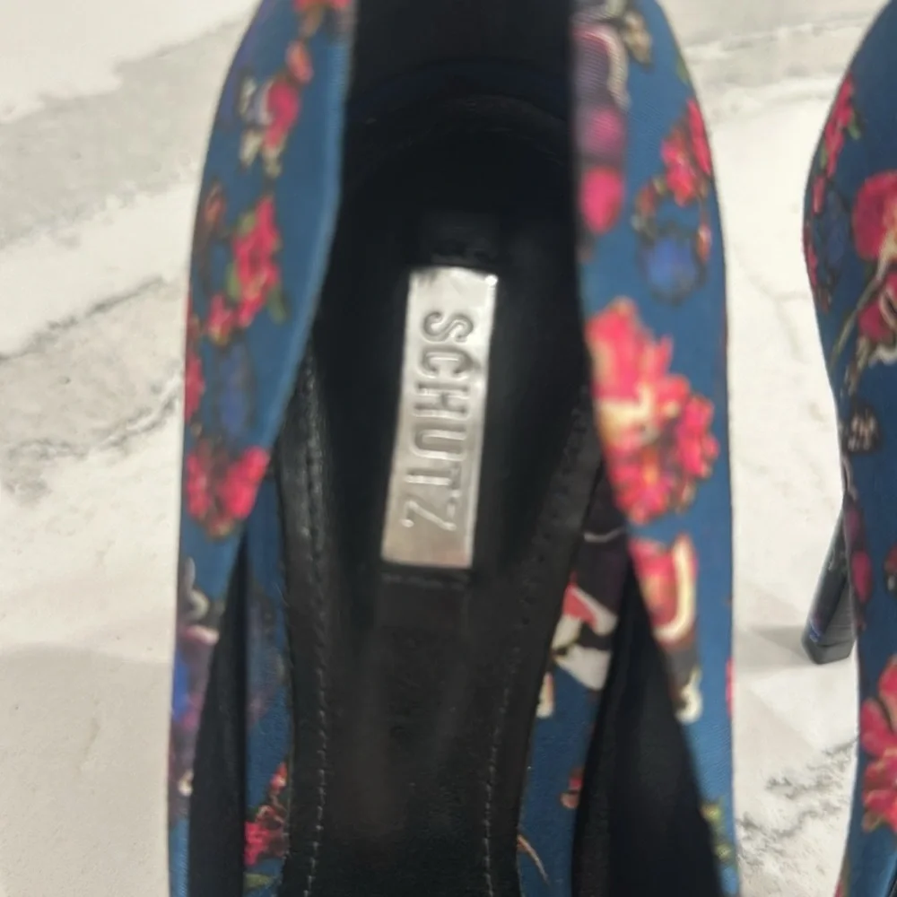 Schutz Floral 👠 4 1/2 inch Heels Size 7